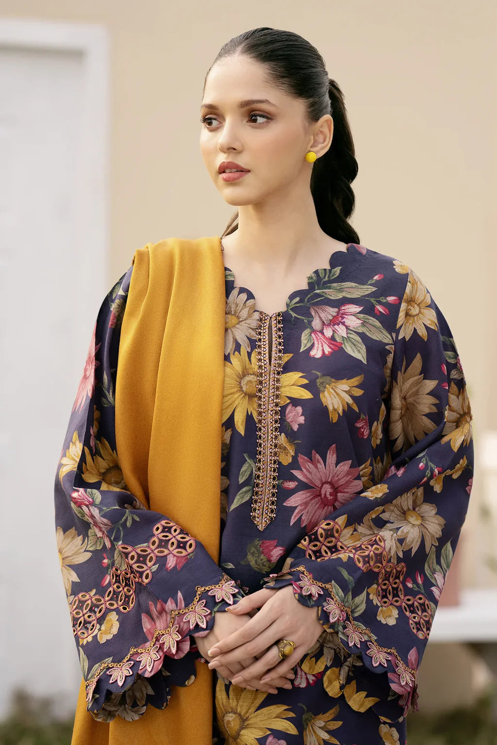 BAROQUE UNSTITCHED 3-PC SLUB KHADDAR PRINTED SHIRT WITH KHADDAR PRINT DUPATTA AND PRINT TROUSER KZ-2034