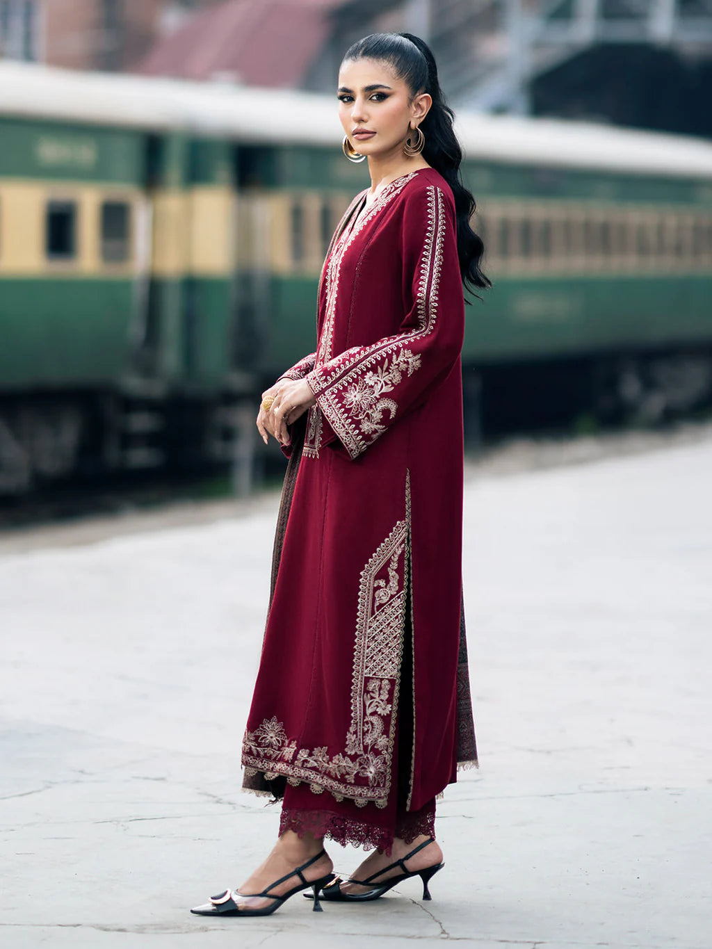 IZEL UNSTITCHED 3-PC DHANAK EMBOIDERED SHIRT WITH COUTRAI PRINTED SHAWL AND TROUSER KZ-2005