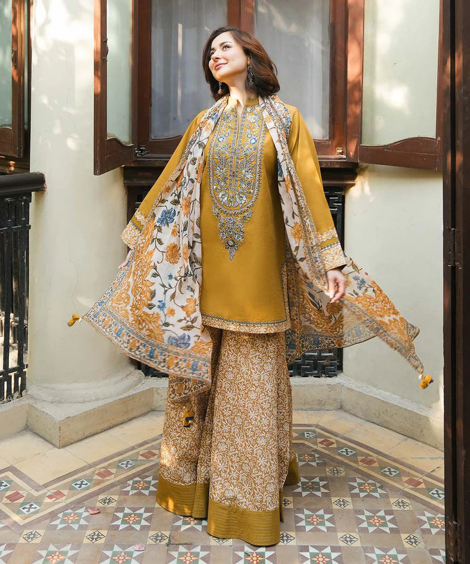 SAPPHIRE UNSTITCHED 3-PC KHADDAR PRINTED EMBROIDERED SHIRT WITH KHADDAR PRINTED DUPATTA AND PRINT TROUSER KZ-2062