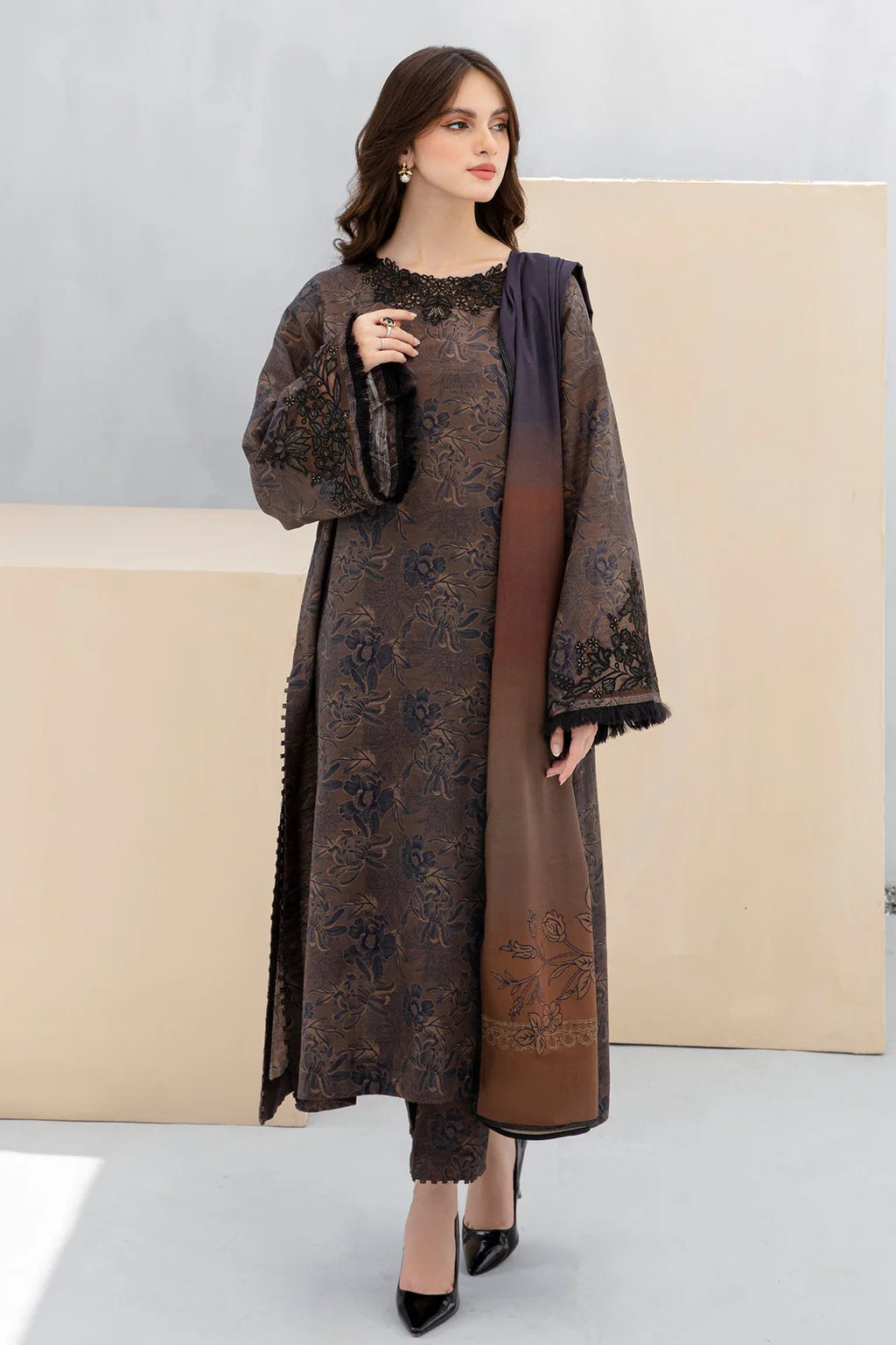 BAROQUE UNSTITCHED 3-PC SLUB KHADDAR PRINTED SHIRT WITH KHADDAR PRINT DUPATTA AND PRINT TROUSER KZ-2039