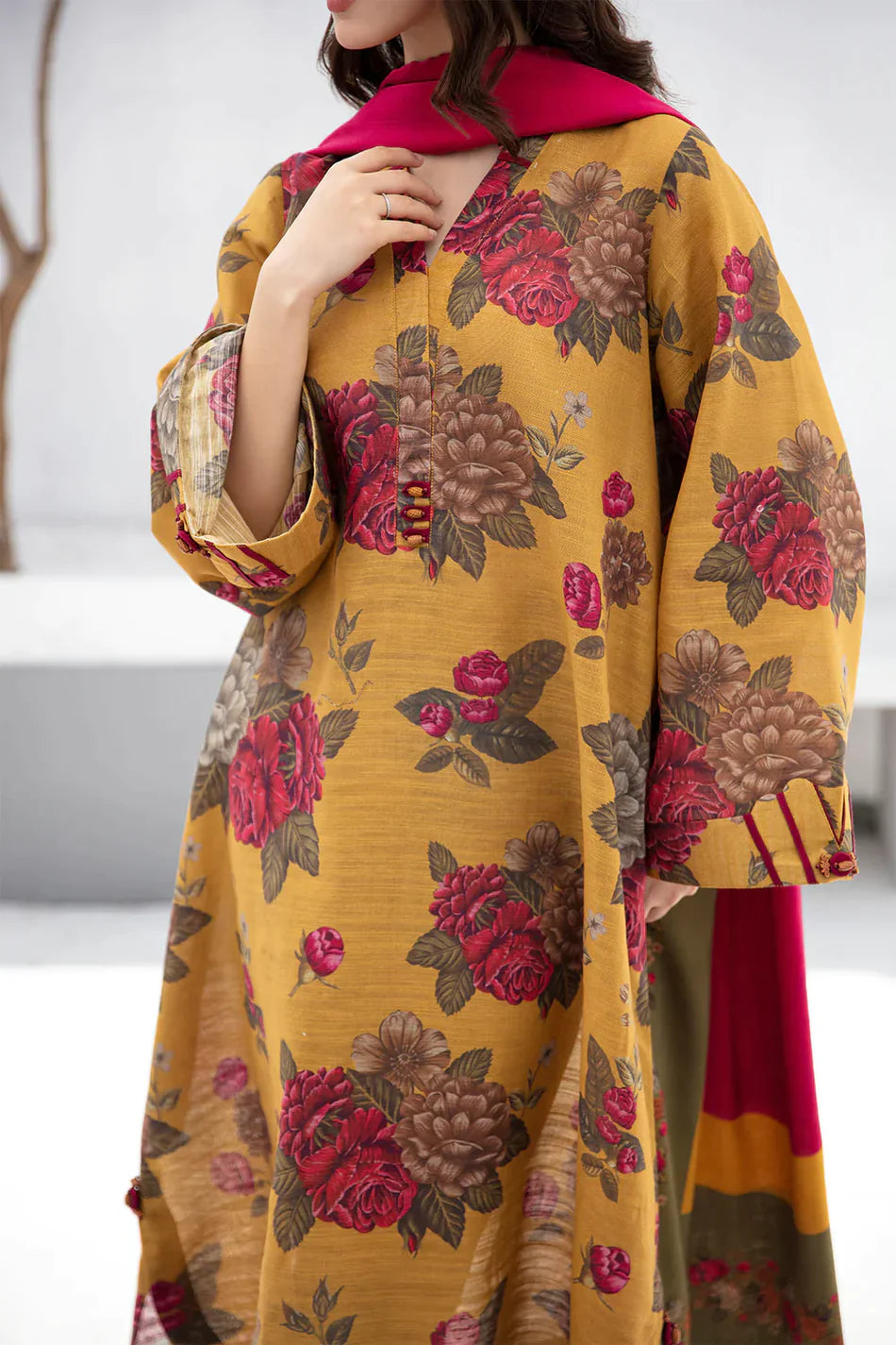 BAROQUE UNSTITCHED 3-PC SLUB KHADDAR PRINTED SHIRT WITH KHADDAR PRINT DUPATTA AND PRINT TROUSER KZ-2037