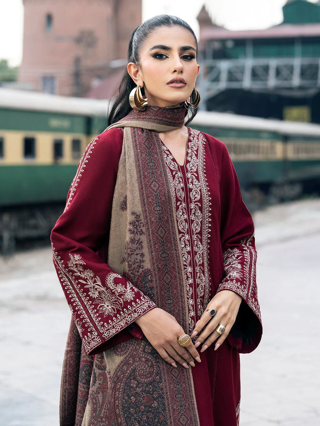 IZEL UNSTITCHED 3-PC DHANAK EMBOIDERED SHIRT WITH COUTRAI PRINTED SHAWL AND TROUSER KZ-2005