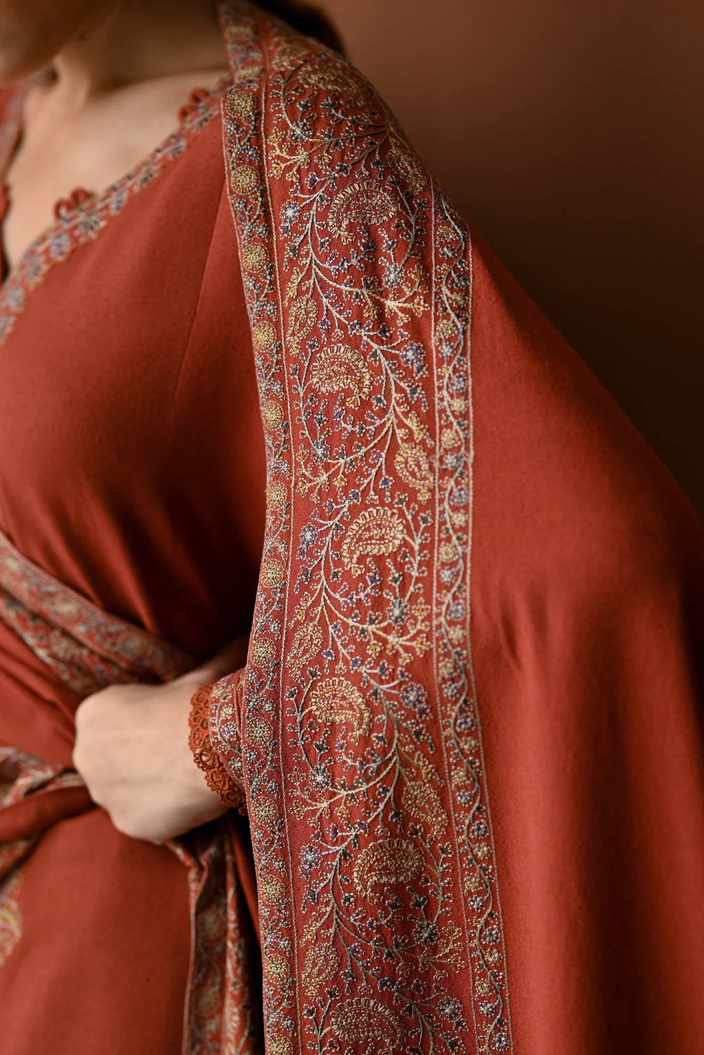 BATIK UNSTITCHED 3-PC DHANAK EMBROIDERED SHIRT WITH DHANAK EMBROIDERED SHAWL AND TROUSER KZ-2013