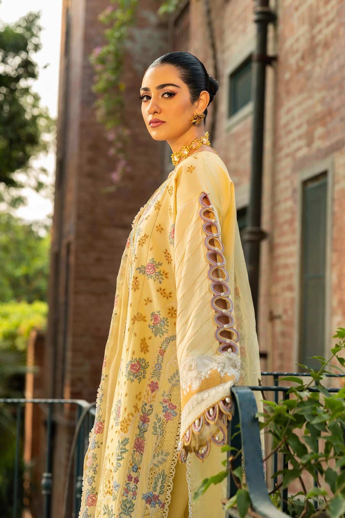 QALAMKAR UNSTITCHED 3-PC LAWN EMBROIDERED SHIRT WITH KHAADI NET EMBROIDERED DUPATTA AND LAWN TROUSER KZ-2014